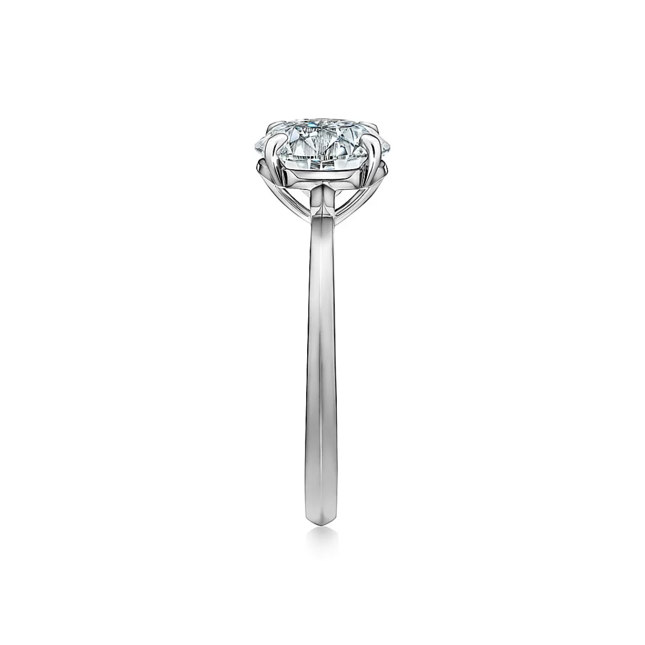 Tiffany & Co. Round | Tiffany True® Engagement Ring with a Round Brilliant Diamond